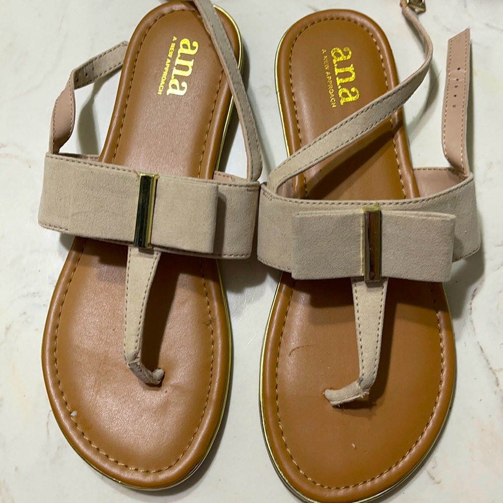 Brand new women’s a.n.a sandals size 9